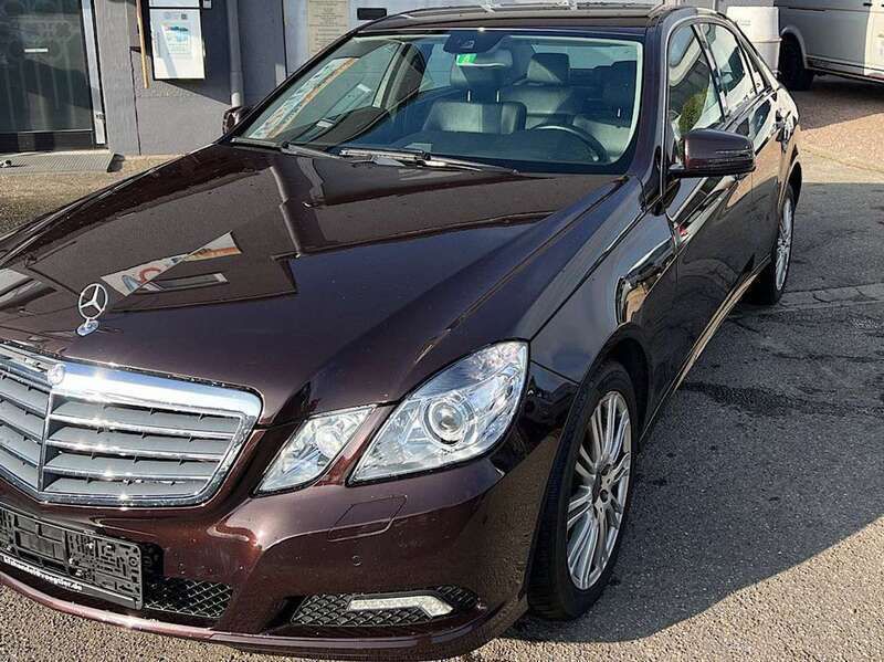 Cupritbraun metalliclack (metallic) Gebraucht 2009 Mercedes E350 Limousine | 9.900 € (Guter Preis) - Bild 1/4