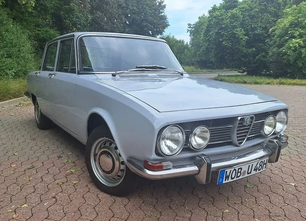 Gebraucht Alfa Romeo 1750 113 PS (83 kW) 1969 Grau Limousine
