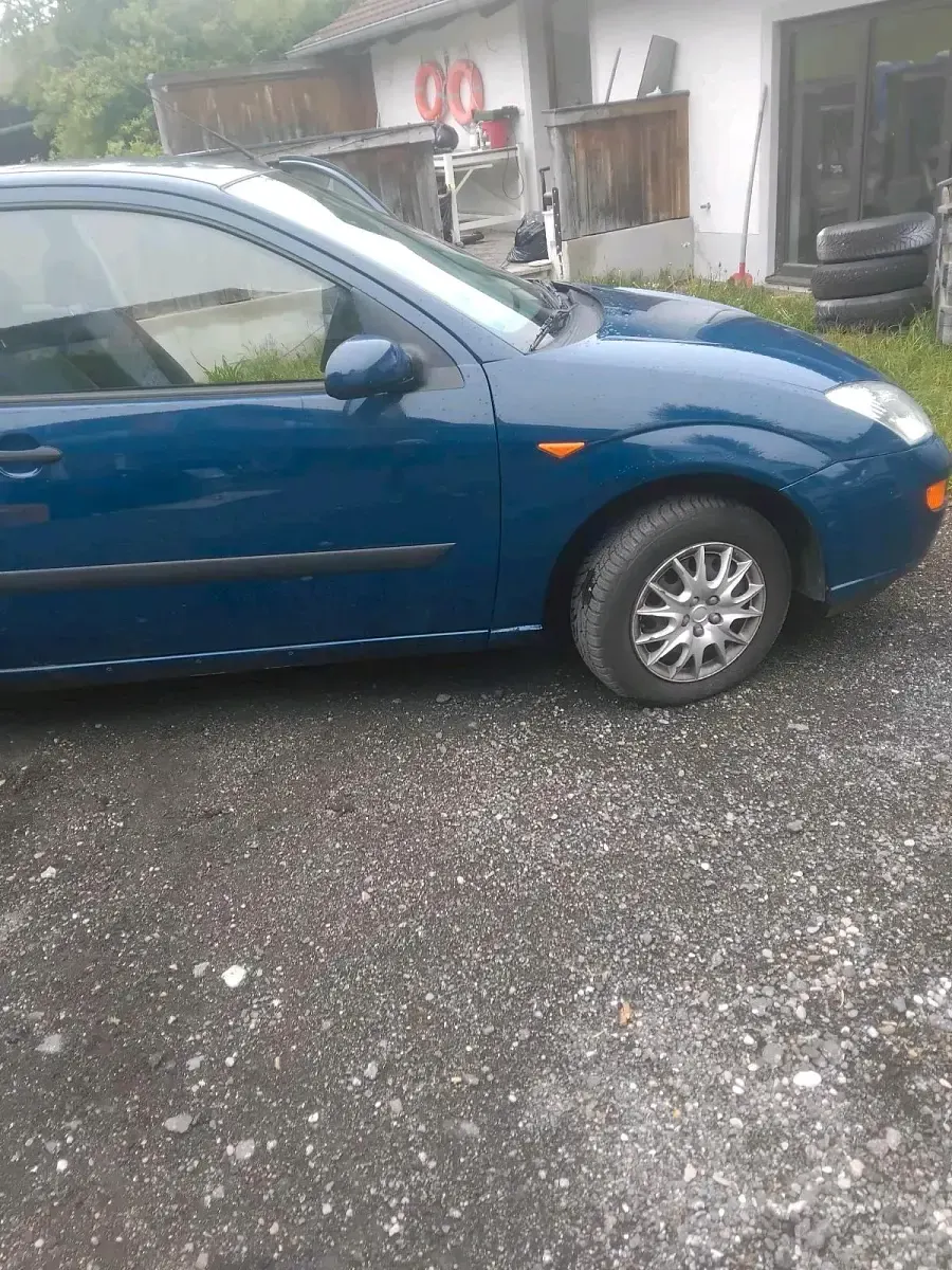Gebraucht Ford Focus 70 PS (51 kW) 2001 Blau Limousine