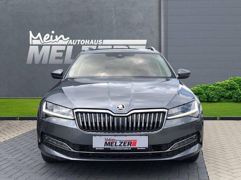 Gebraucht Skoda Superb Style 150 PS (110 kW) 2024 Grau Limousine