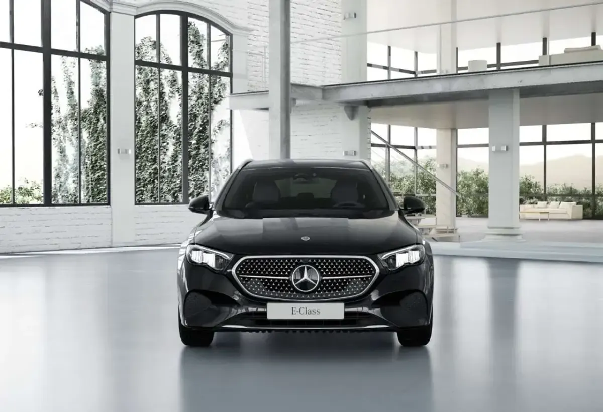 Gebraucht Mercedes E220 Avantgarde 197 PS (144 kW) 2026 Obsidianschwarz  metalliclack Kombi