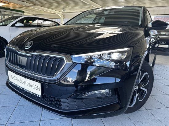 : schwarzmagic perleffekt Gebraucht 2020 Skoda Scala Drive Kleinwagen | 16.490 € (Guter Preis) - Bild 1/4