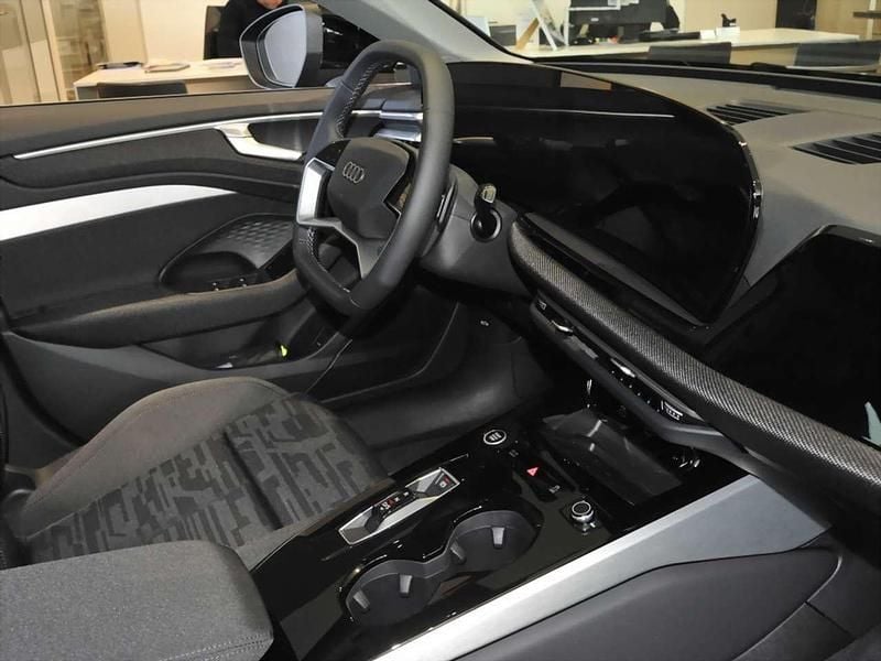 Neu Audi A6 Sport 204 PS (150 kW) 2026 Schwarz Kombi