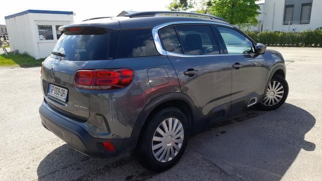 Platiniumgrau metallic platiniumgrau metallic Gebraucht 2021 Citroën C5 Aircross Feel SUV | 19.431 € (Guter Preis) - Bild 1/4