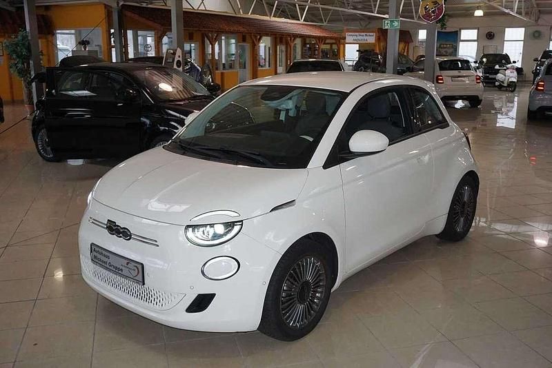 Gebraucht Fiat 500e Icon 86 kW (118 PS) 2021 Weiß Limousine