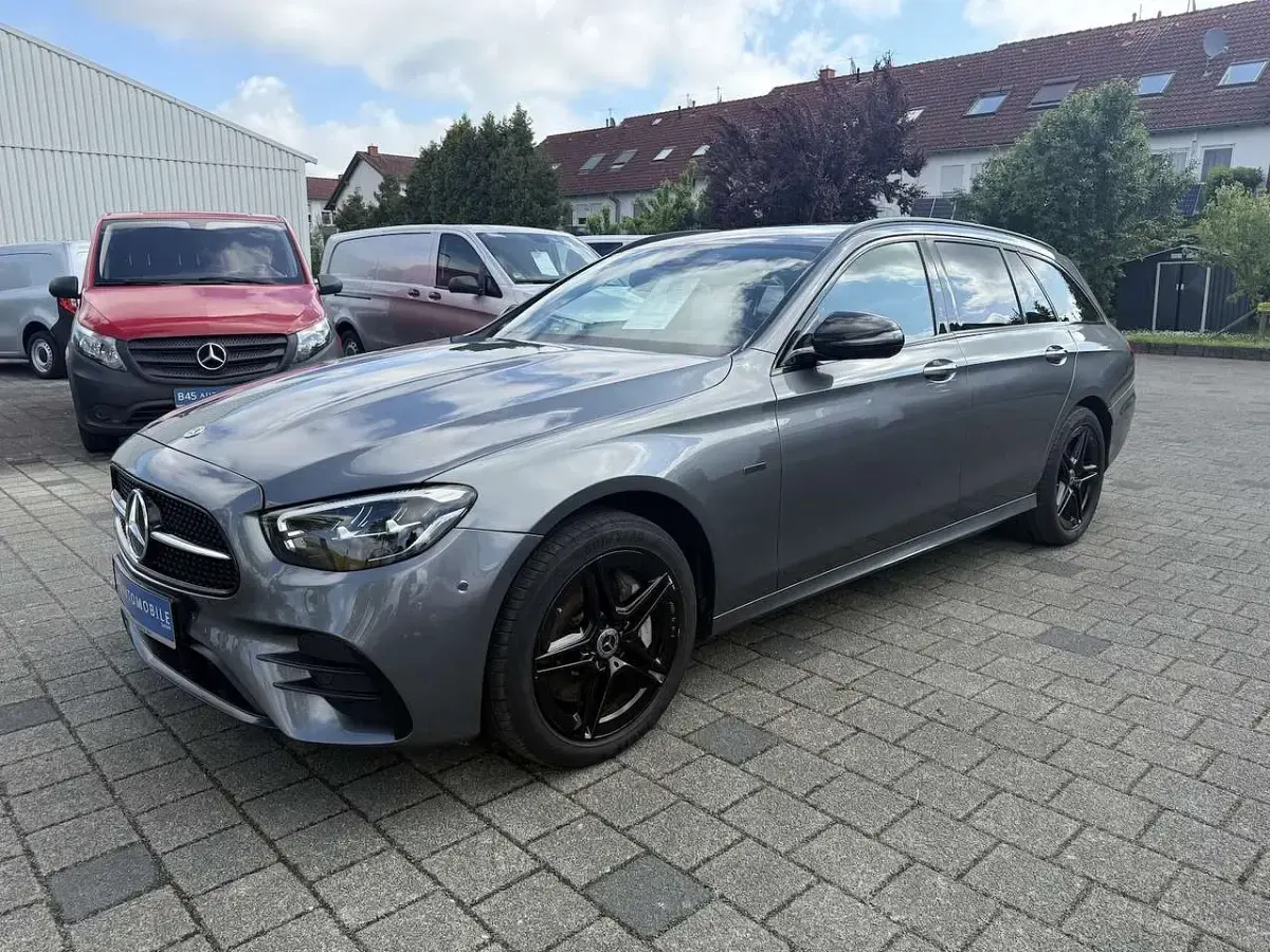 Gebraucht Mercedes E300 AMG line 194 PS (142 kW) 2023 Selenitgrau  metalliclack Kombi