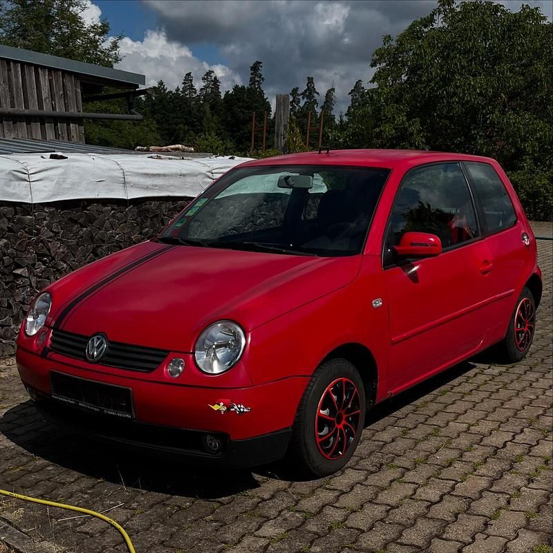 Rot Gebraucht 2002 VW Lupo Kleinwagen | 1.499 € (Etwas zu teuer) - Bild 1/4
