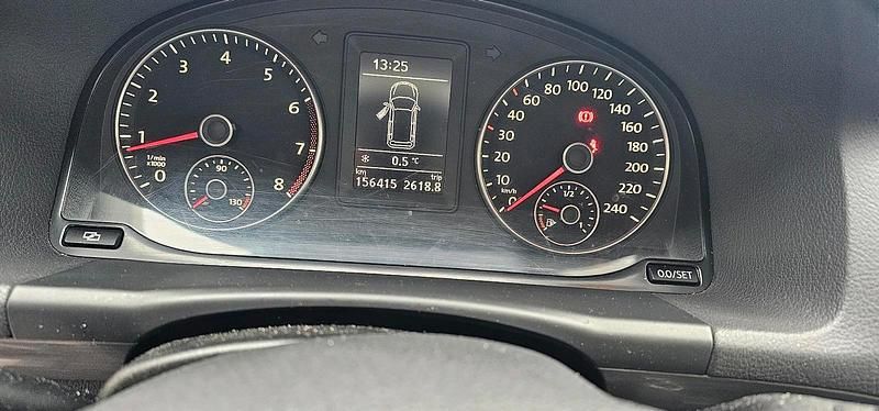 Gebraucht VW Touran 140 PS (102 kW) 2011 Grün Van / Kleinbus