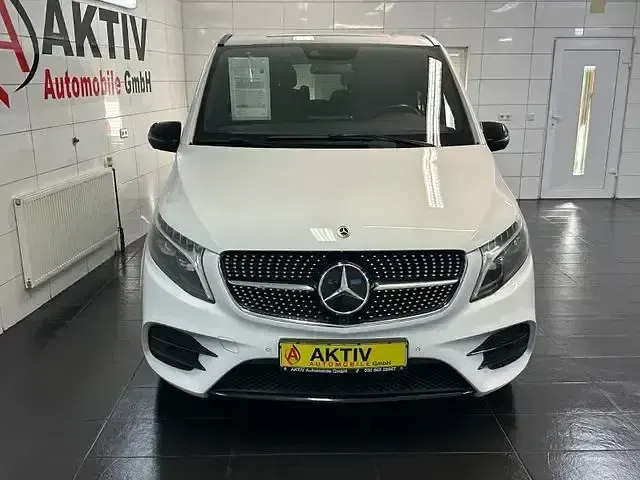 Gebraucht Mercedes V300 Avantgarde Edition 237 PS (174 kW) 2023 Weiß Van / Kleinbus