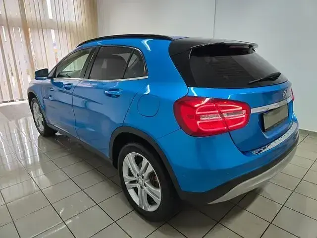 Używany Mercedes GLA180 122 KM (89 kW) 2016 Niebieski SUV
