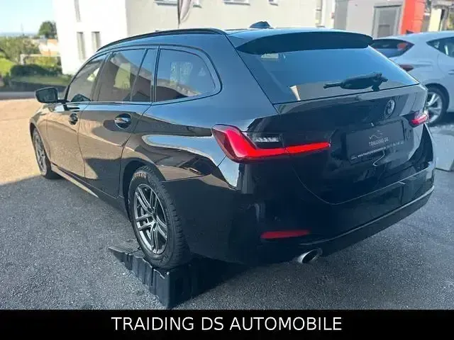Gebraucht BMW 318 Sport Line 156 PS (114 kW) 2022 Andere Limousine