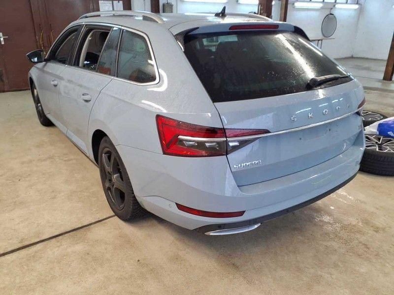Gebraucht Skoda Superb Ambiente 218 PS (160 kW) 2021 Blau Kombi