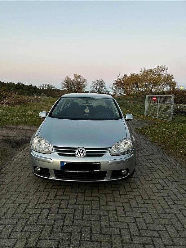 Gebraucht VW Golf V 102 PS (75 kW) 2007 Silber Kleinwagen