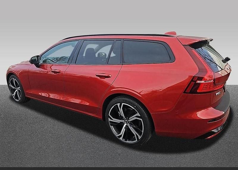 Gebraucht Volvo V60 Plus 197 PS (144 kW) 2025 Rot Kombi