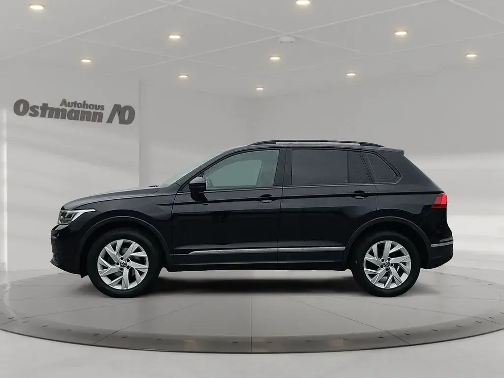 Gebraucht VW Tiguan Life 150 PS (110 kW) 2022 Schwarz SUV