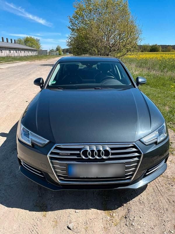 Gebraucht Audi A4 Comfort 192 PS (141 kW) 2016 Grau Limousine