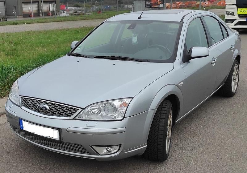 Gebraucht Ford Mondeo Ghia 145 PS (106 kW) 2007 Silber Limousine