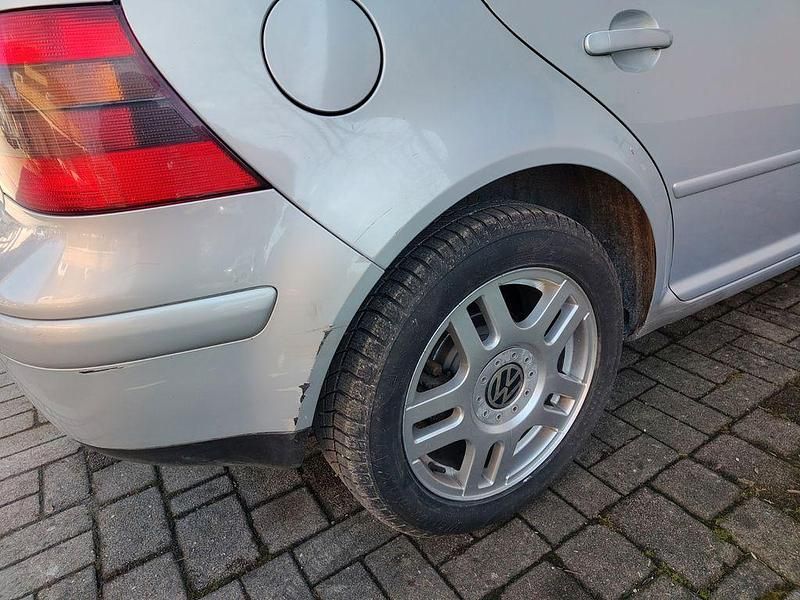 Gebraucht VW Golf IV Basis 101 PS (74 kW) 2000 Silber Limousine