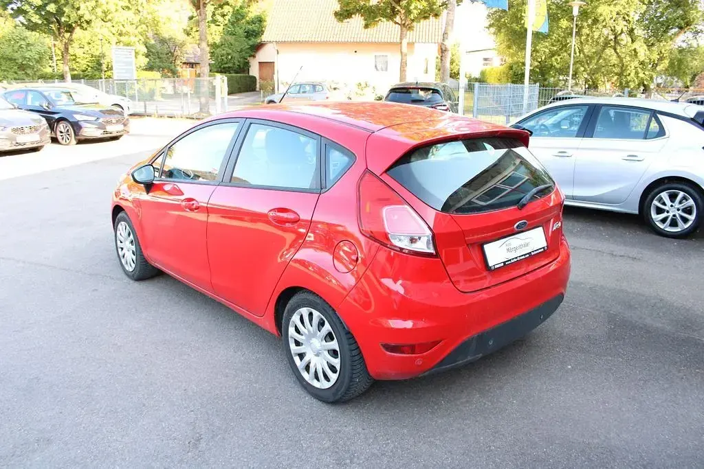 Second-hand Ford Fiesta Trend 80 CP (58 kW) 2015 Roșu Hatchback