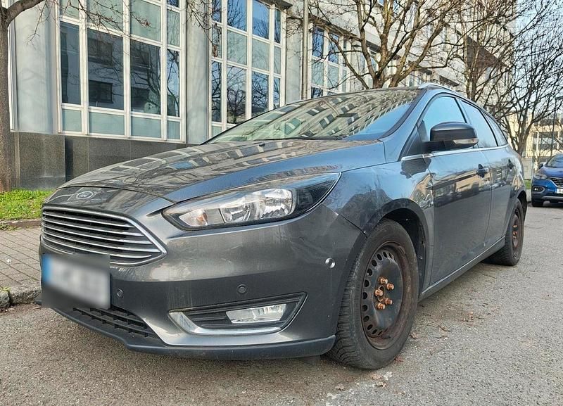 Gebraucht Ford Focus Titanium 120 PS (88 kW) 2014 Grau Kombi