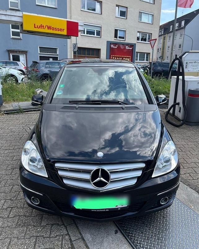 Schwarz Gebraucht 2008 Mercedes B200 Van / Kleinbus | 5.700 € (Fairer Preis) - Bild 1/4