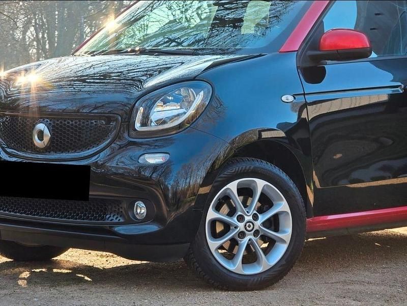 Gebraucht Smart ForFour 90 PS (66 kW) 2018 Schwarz Kleinwagen