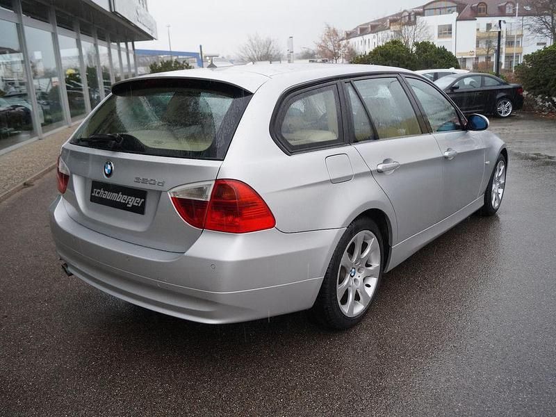 Gebraucht BMW 320 177 PS (130 kW) 2007 Titansilber Kombi