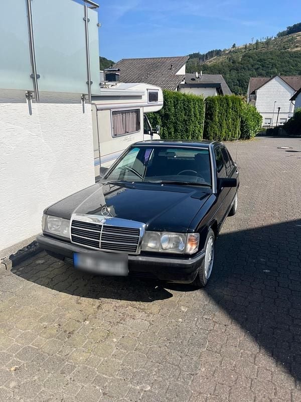 Schwarz Gebraucht 1985 Mercedes 190 Limousine | 4.100 € - Bild 1/4