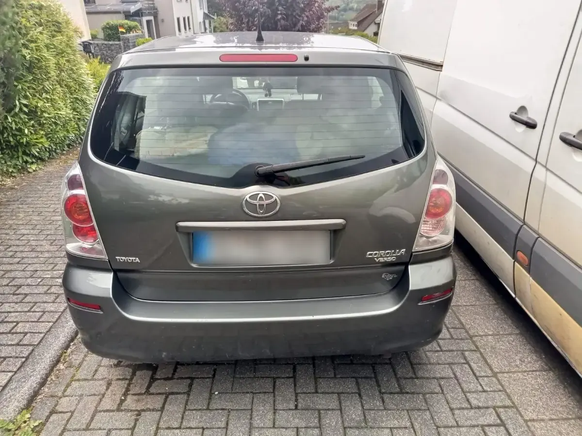 Gebraucht Toyota Corolla Verso Edition 129 PS (94 kW) 2007 Grau Van / Kleinbus