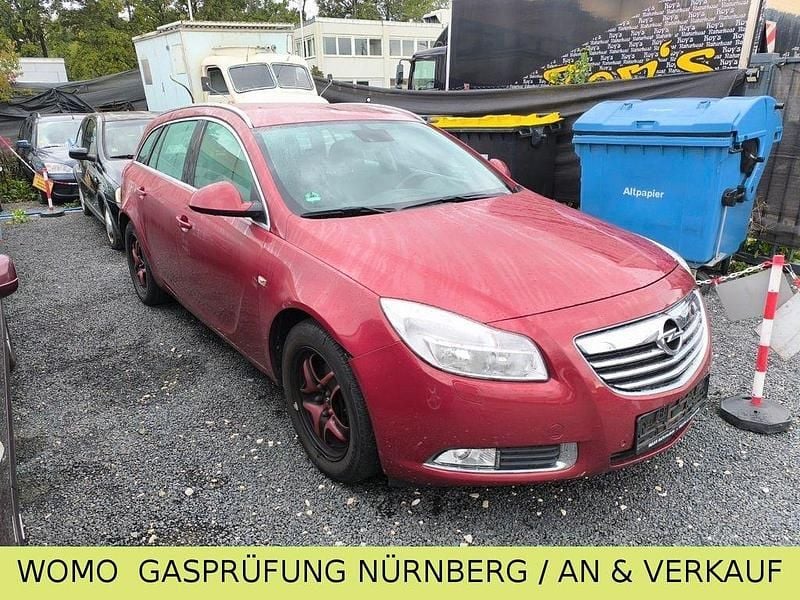 Usado Opel Insignia 140 HP (102 kW) 2010 Vermelho Sedan