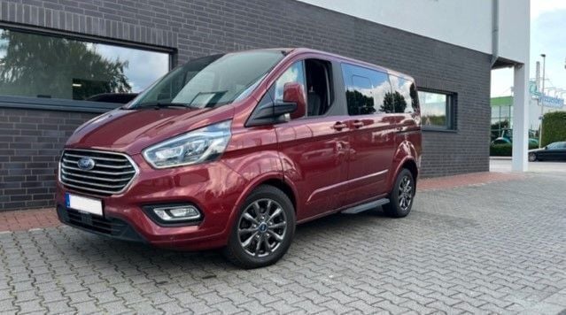 Rot Gebraucht 2020 Ford Transit Tourneo Titanium Van / Kleinbus | 29.699 € (Fairer Preis) - Bild 1/4