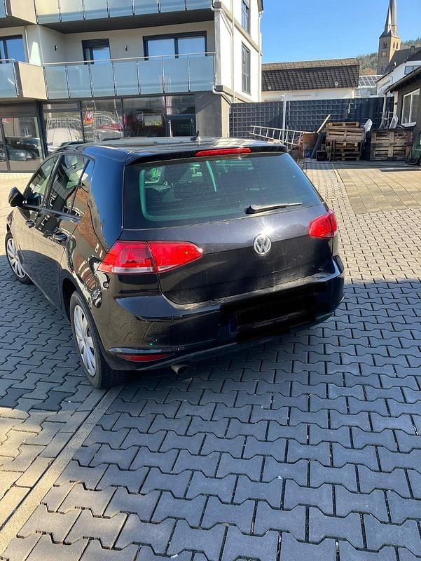 Schwarz Gebraucht 2016 VW Golf VII Allstar Limousine | 11.221 € (Etwas zu teuer) - Bild 1/4