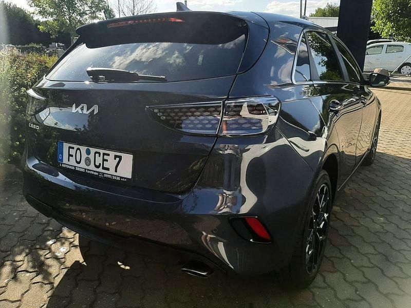 Gebraucht Kia Ceed 101 PS (74 kW) 2025 Grau Kleinwagen