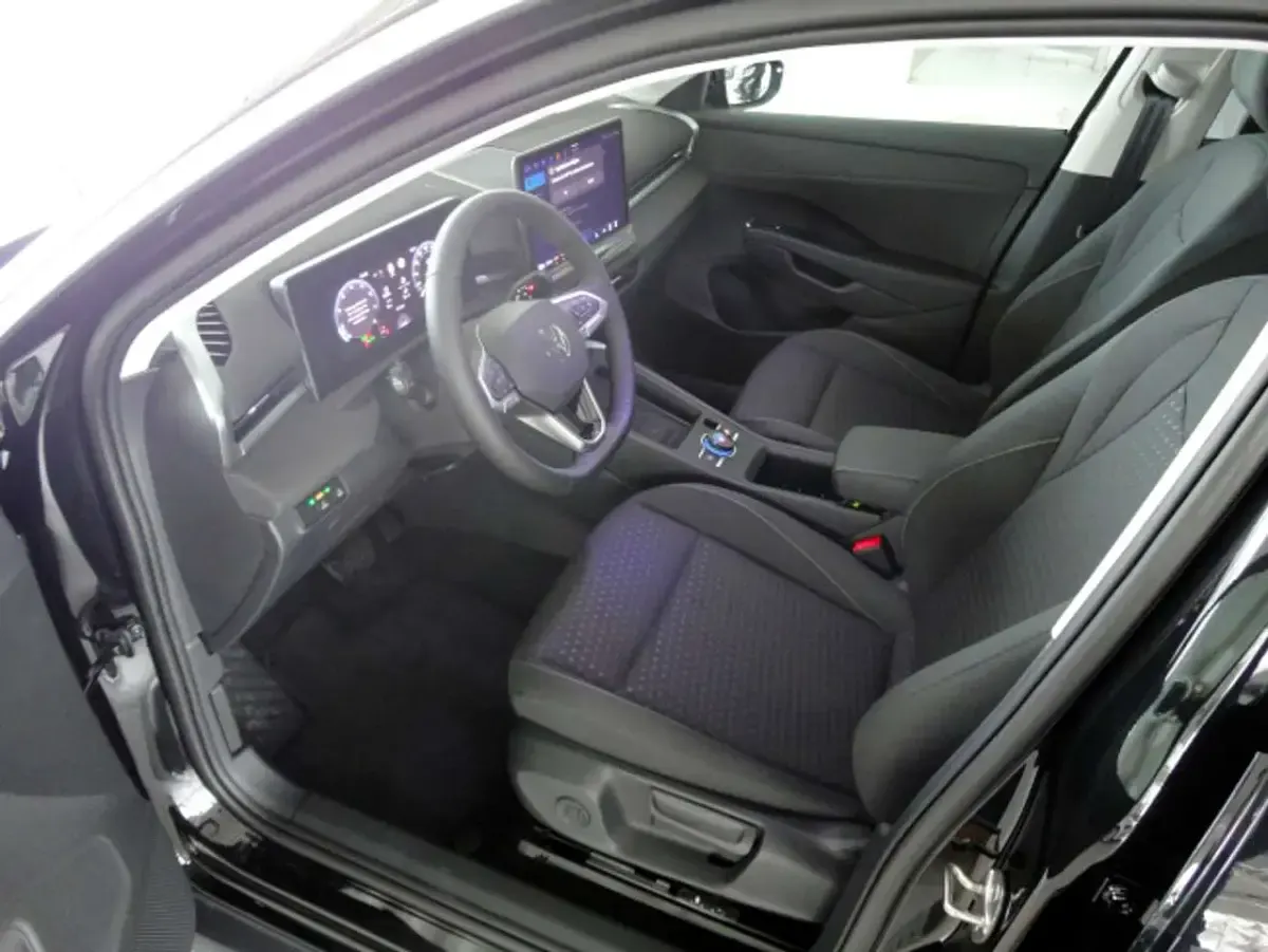 Gebraucht VW T-Roc Life 116 PS (85 kW) 2026 Grenadillschwarz metallic SUV