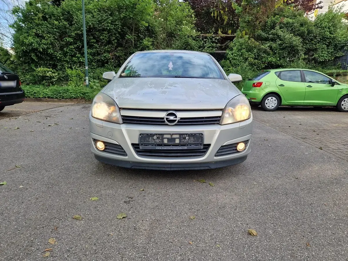 Gebraucht Opel Astra 125 PS (91 kW) 2005 Andere farben Limousine
