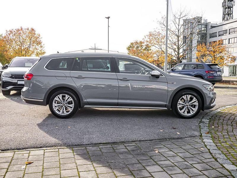 Gebraucht VW Passat Alltrack 200 PS (147 kW) 2022 Grau Kombi
