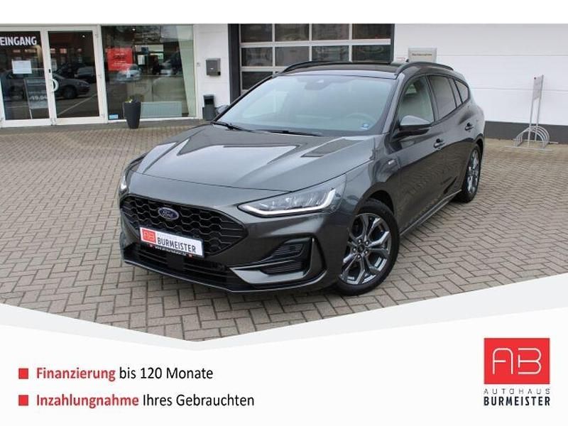 Grau Gebraucht 2023 Ford Focus ST-Line X Limousine | 24.990 € (Teuer) - Bild 1/4