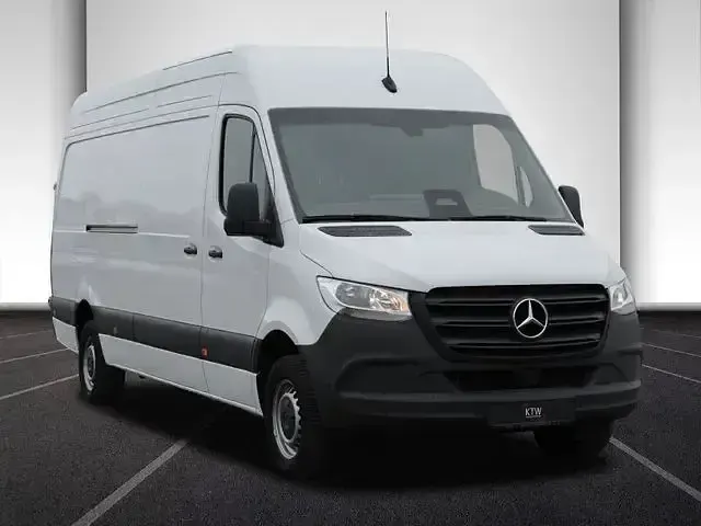 Gebraucht Mercedes Sprinter 170 PS (125 kW) 2025 Arktikweiss Van