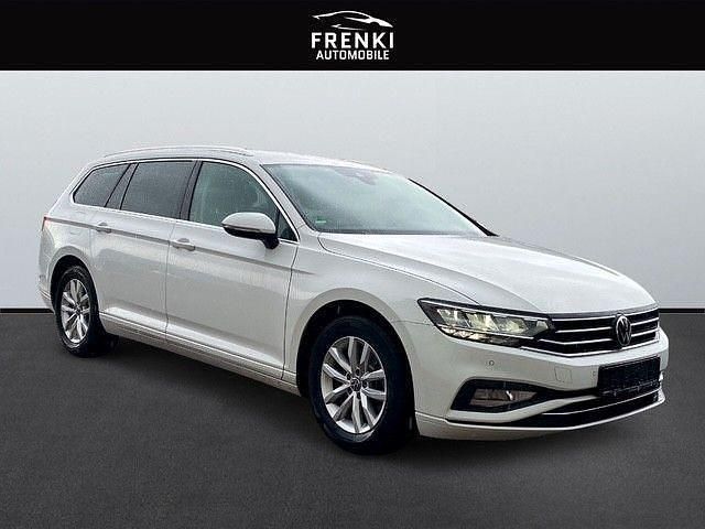 Weiß Gebraucht 2021 VW Passat Business Kombi | 16.999 € (Etwas zu teuer) - Bild 1/4