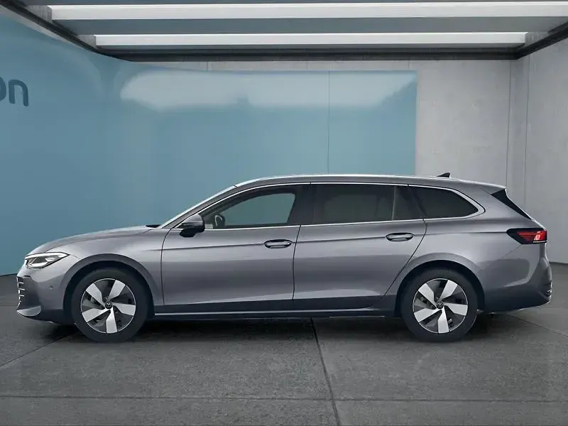 Gebraucht VW Passat 150 PS (110 kW) 2025 Grau Kombi