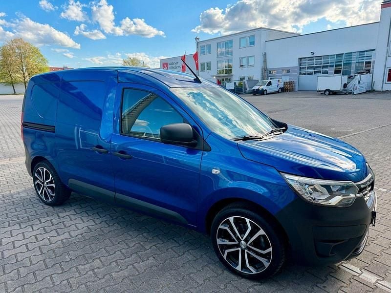 Second-hand Renault Express 95 CP (69 kW) 2022 Albastru Monovolum