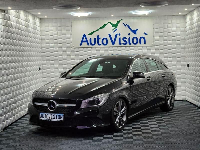 Schwarz Gebraucht 2015 Mercedes CLA200 Limousine | 9.950 € (Guter Preis) - Bild 1/4