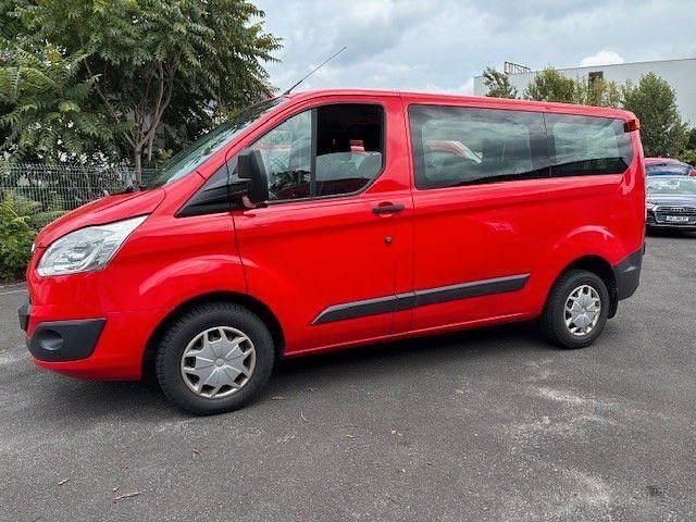Rot Gebraucht 2017 Ford Transit Custom Van / Kleinbus | 11.990 € (Fairer Preis) - Bild 1/4