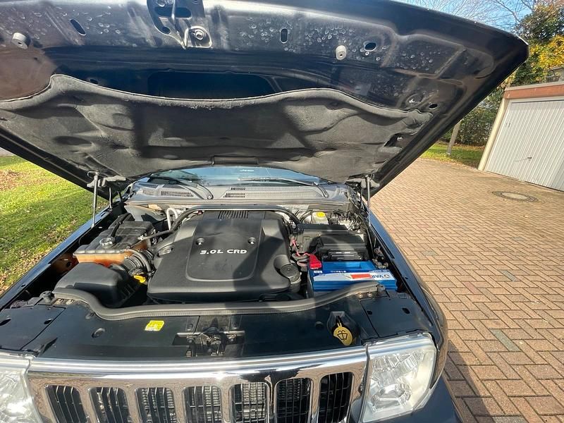 Schwarz Gebraucht 2008 Jeep Commander SUV | 8.500 € - Bild 1/4