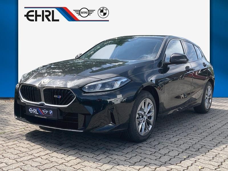 Schwarz Neu 2025 BMW 120 Performance Kleinwagen | 33.440 € (Superpreis) - Bild 1/4