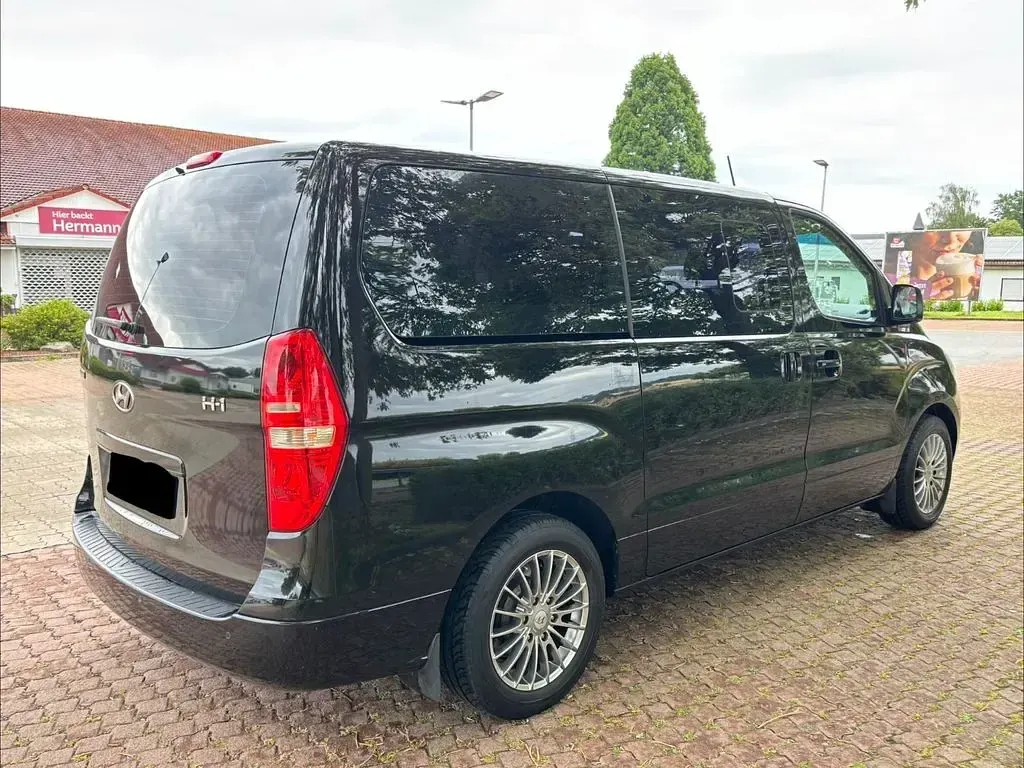 Gebraucht Hyundai H-1 170 PS (125 kW) 2012 Schwarz Van / Kleinbus