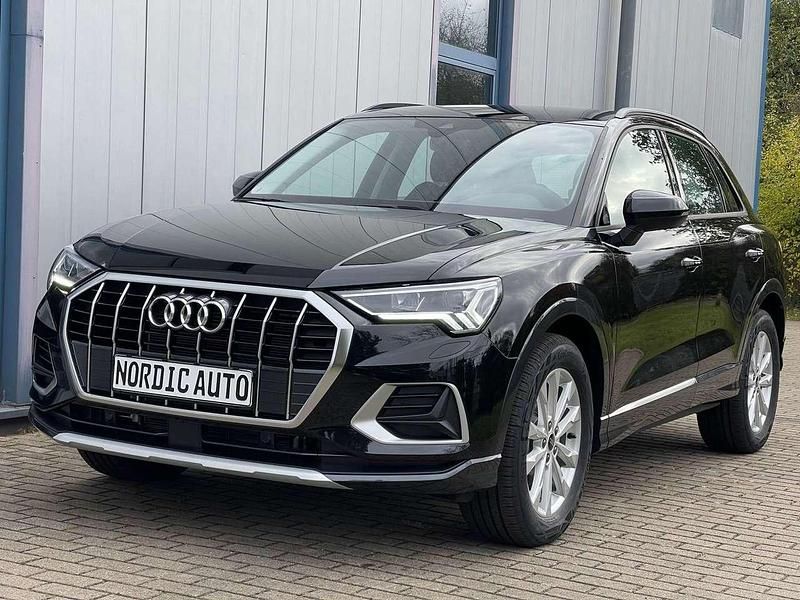 Mythosschwarz metallic Neu 2025 Audi Q3 Sport SUV | 36.995 € - Bild 1/4