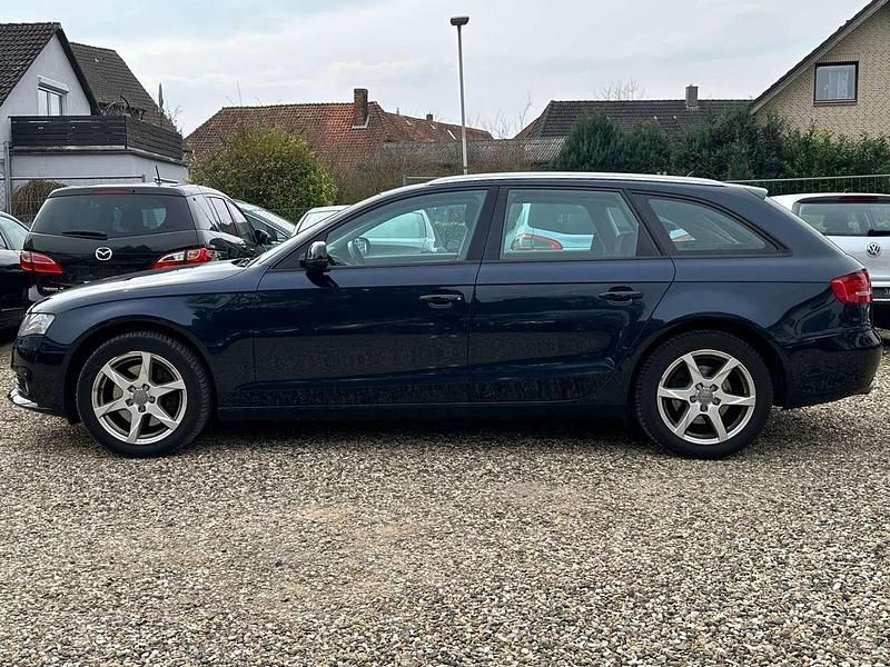 Gebraucht Audi A4 Ambition 190 PS (139 kW) 2011 Tiefseeblau perleffekt Kombi