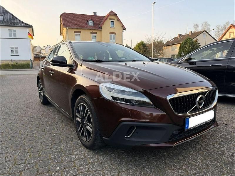 Gebraucht Volvo V40 CC 150 PS (110 kW) 2016 Rot Kombi