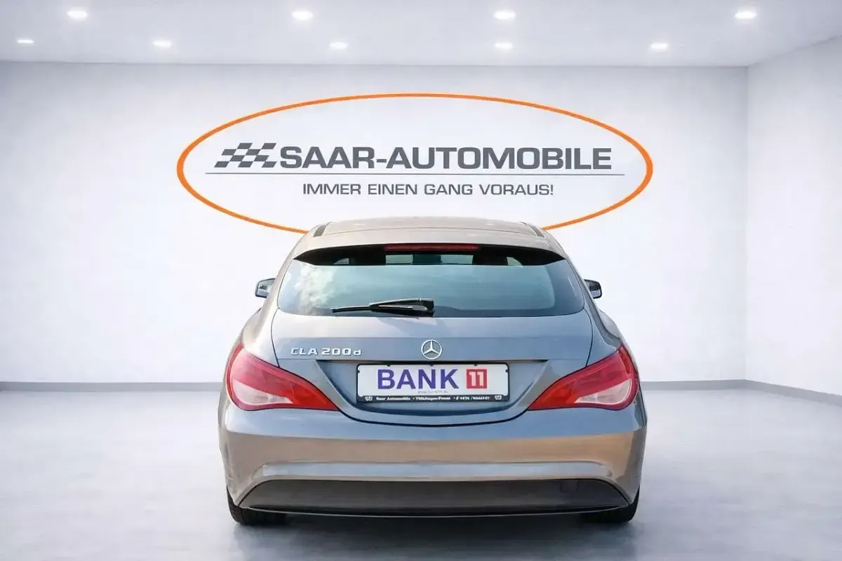 Gebraucht Mercedes CLA200 Shooting Brake 136 PS (100 kW) 2016 Grau Kombi